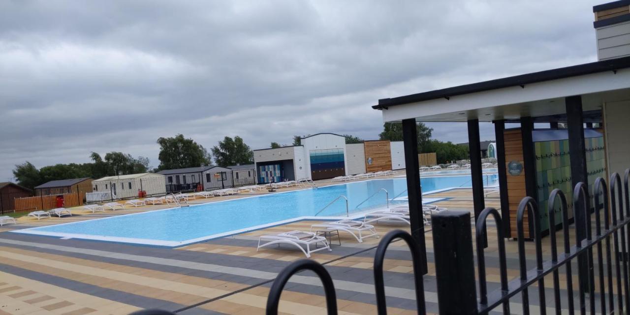 P&D'S Pearl Caravan At Tattershall Lakes Country Park Hotel Ngoại thất bức ảnh